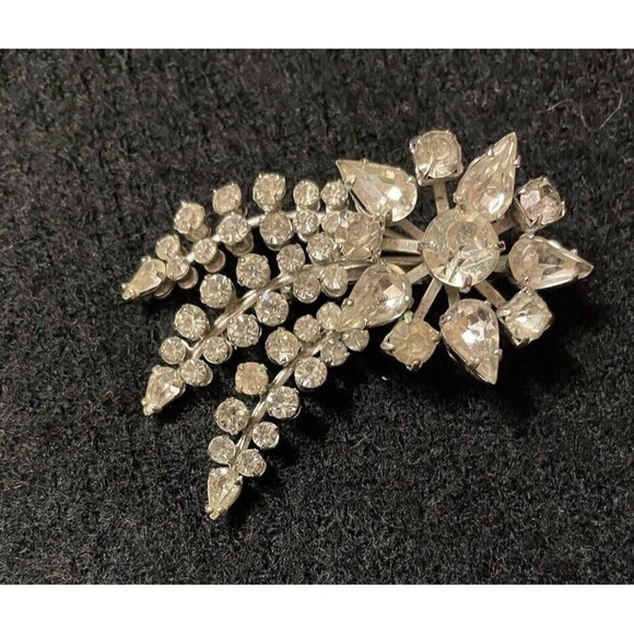 Vintage Brooch Clear Rhinestones Shooting Star Flower Burst Pin Silver Tone - Picture 2 of 6